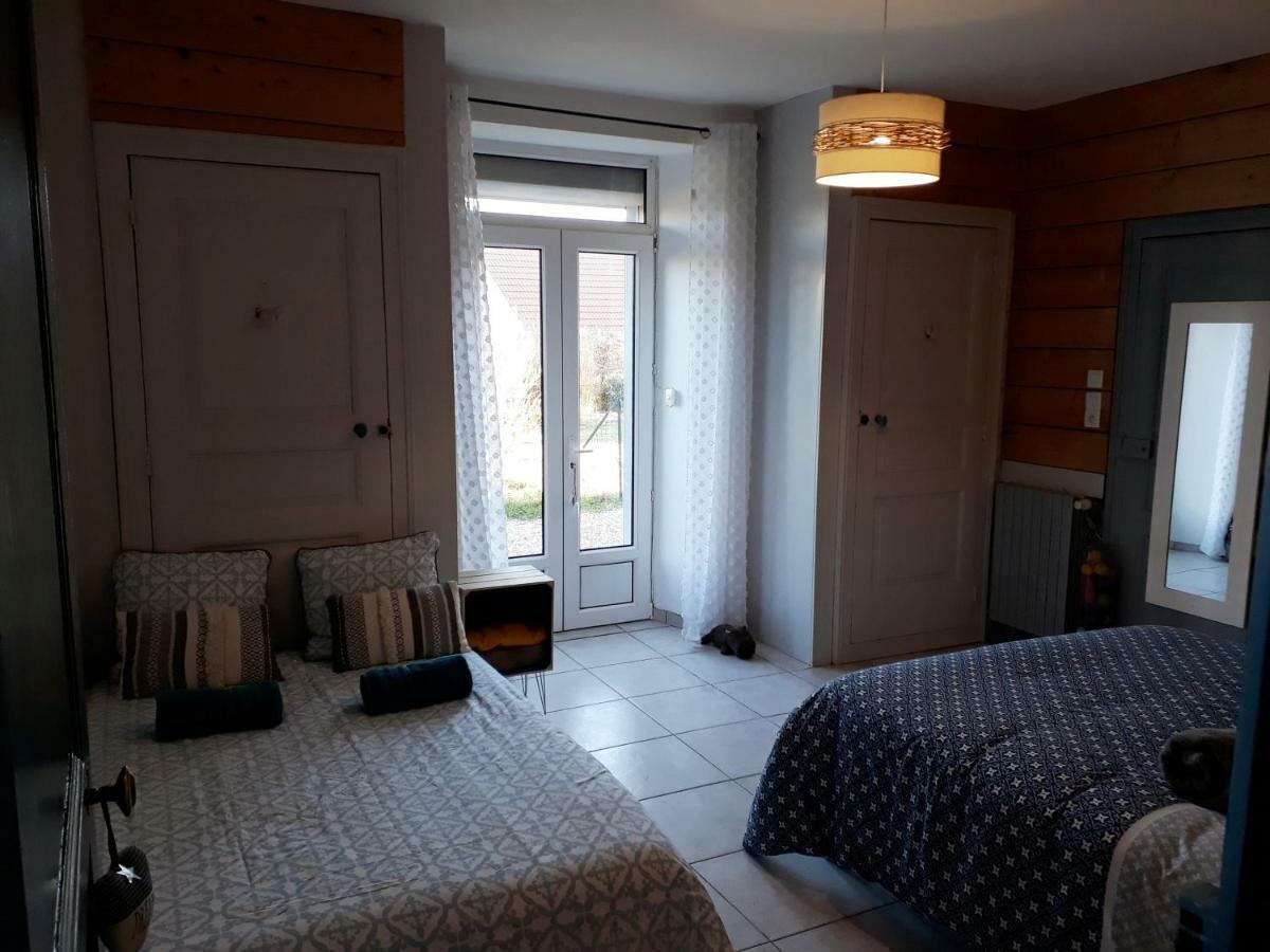Gite Aux Lauriers Lacroix-sur-Meuse Buitenkant foto