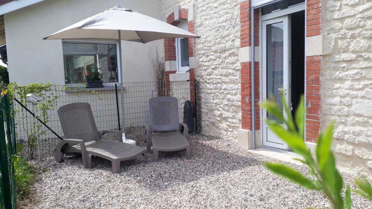 Gite Aux Lauriers Lacroix-sur-Meuse Buitenkant foto